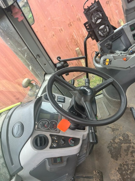 
								Tractores Grandes Claas completo									