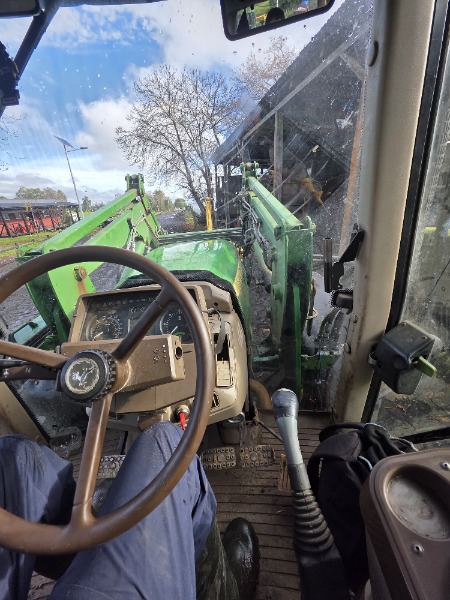 
								Tractores Medianos John Deere completo									