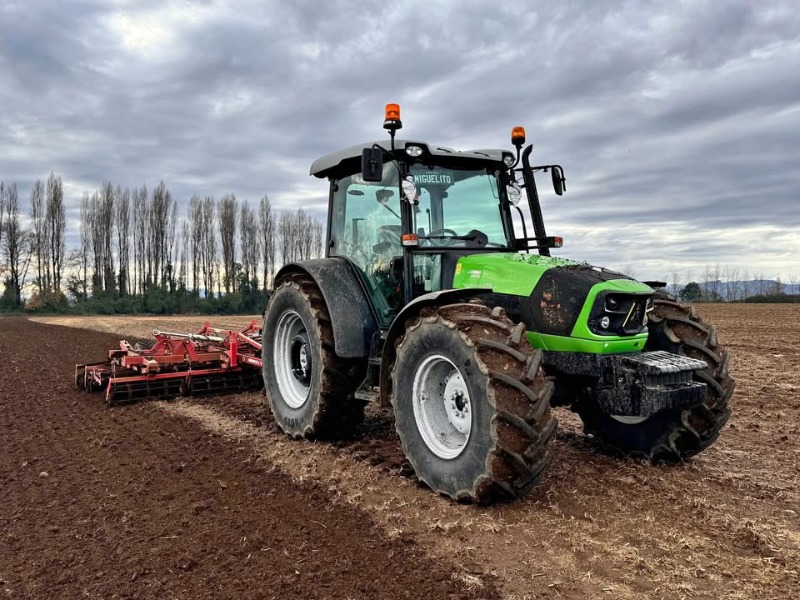 
								Tractor Deutz Fahr completo									